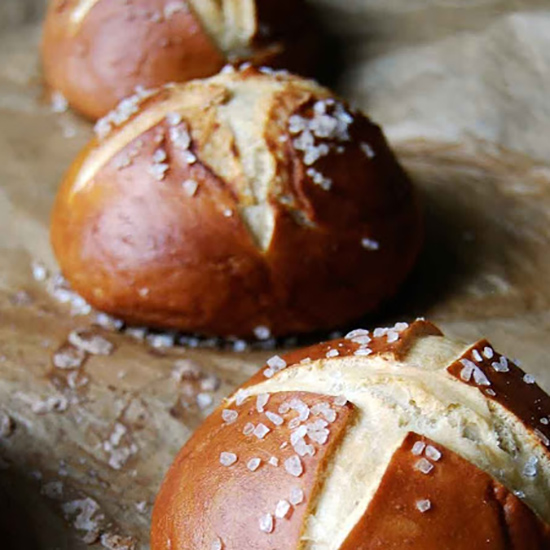 hpfm-Montelimar-Bread-Pretzel